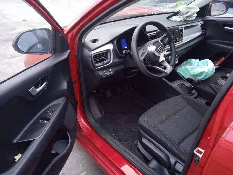 kia rio (yb) del año 2018