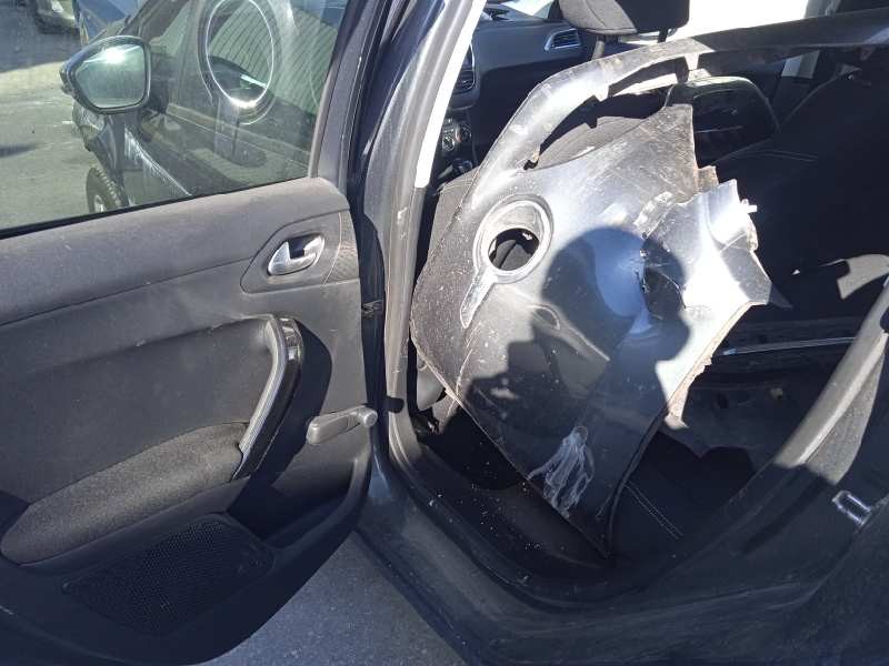 peugeot 208 del año 2014