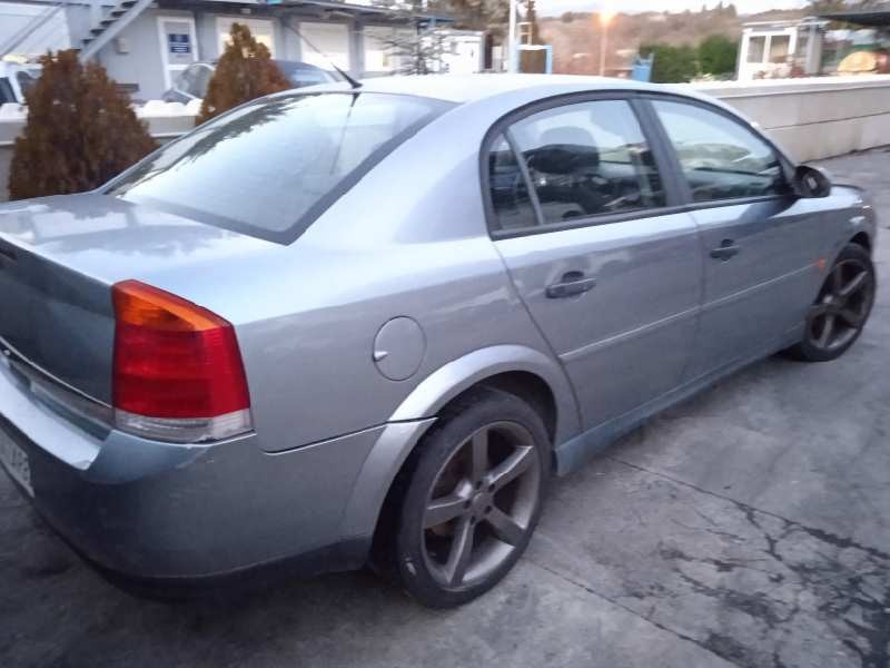 opel vectra c berlina del año 2003