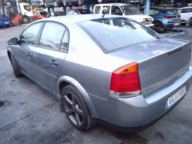 opel vectra c berlina del año 2003