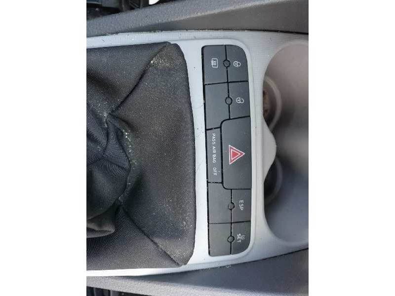 seat ibiza (6j5) del año 2010