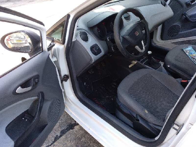 seat ibiza (6j5) del año 2010