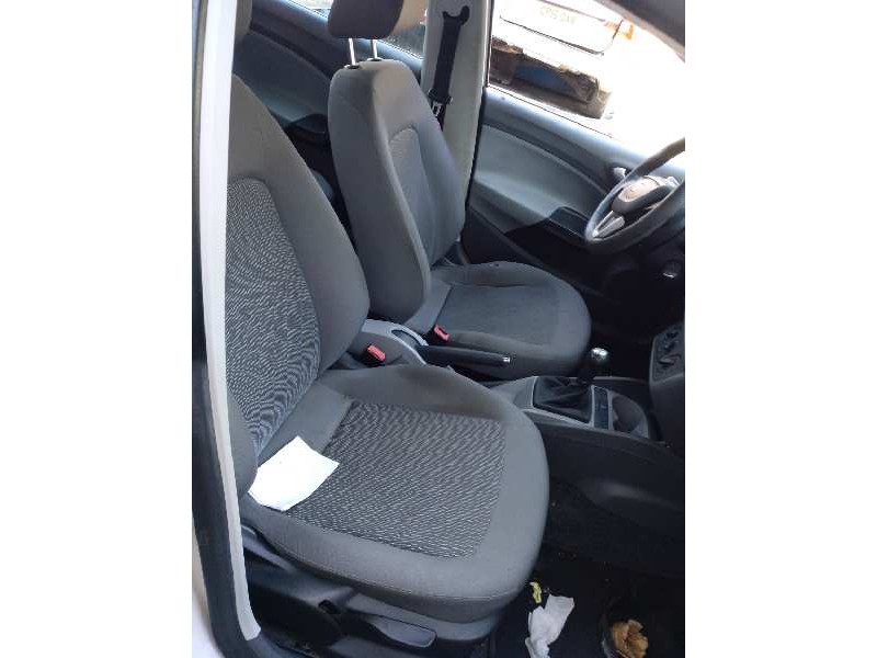 seat ibiza (6j5) del año 2010