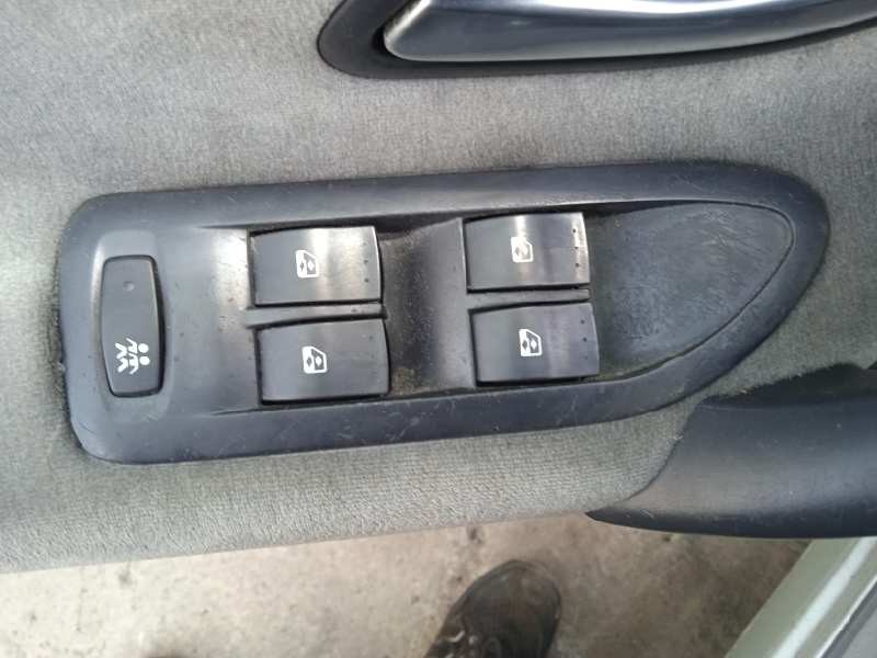 renault laguna ii (bg0) del año 2004