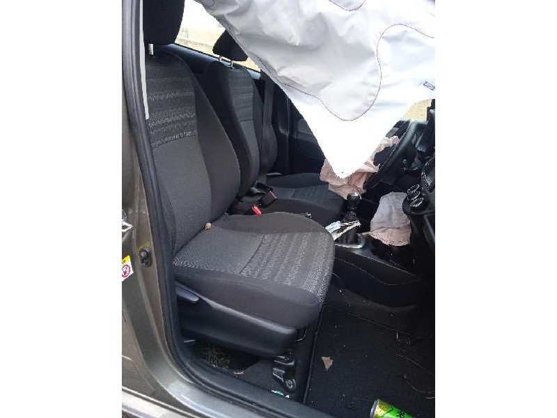 toyota yaris del año 2017