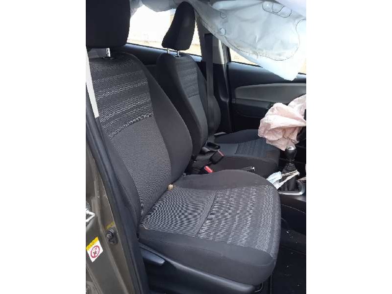 toyota yaris del año 2017