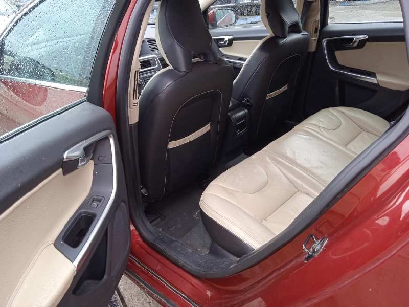 volvo v60 kombi del año 2011