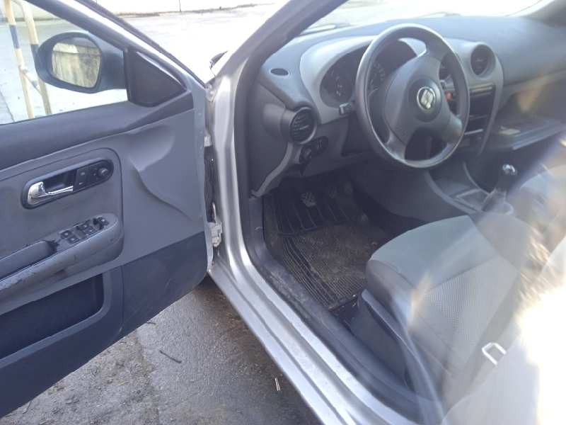 seat cordoba berlina (6l2) del año 2004