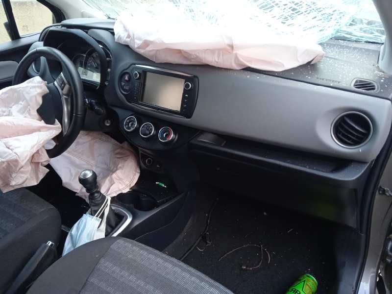 toyota yaris del año 2017