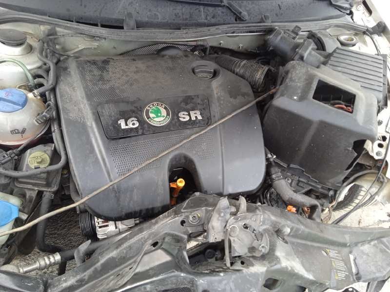 skoda octavia berlina (1u2) del año 2001