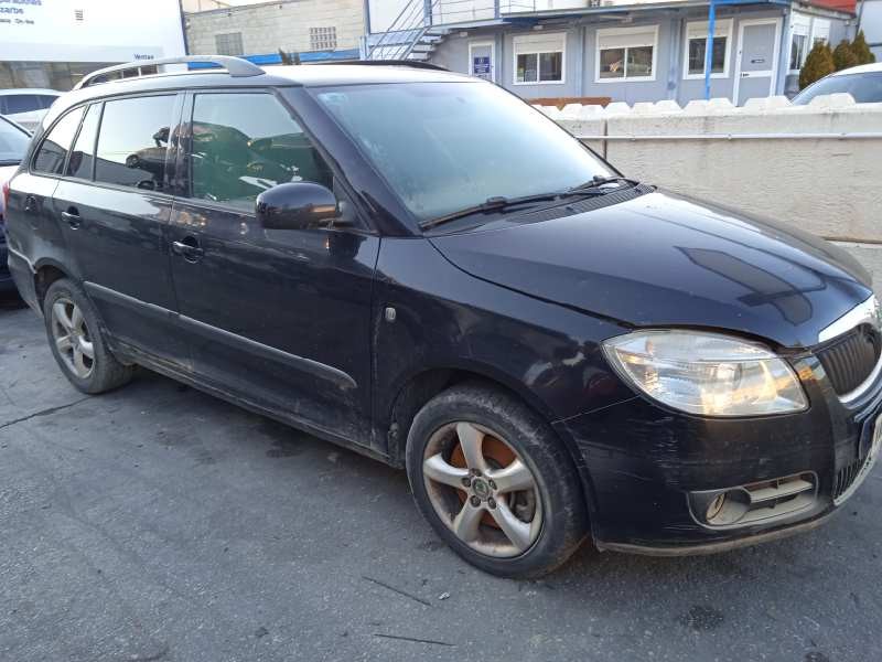 skoda fabia combi (5j5) del año 2010