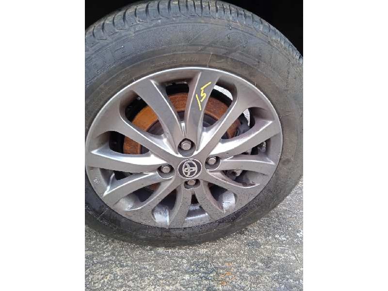 toyota yaris del año 2017