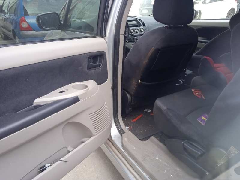 mitsubishi grandis (na0w) del año 2006