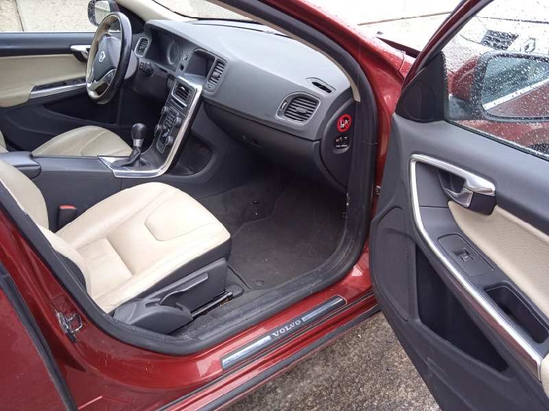 volvo v60 kombi del año 2011