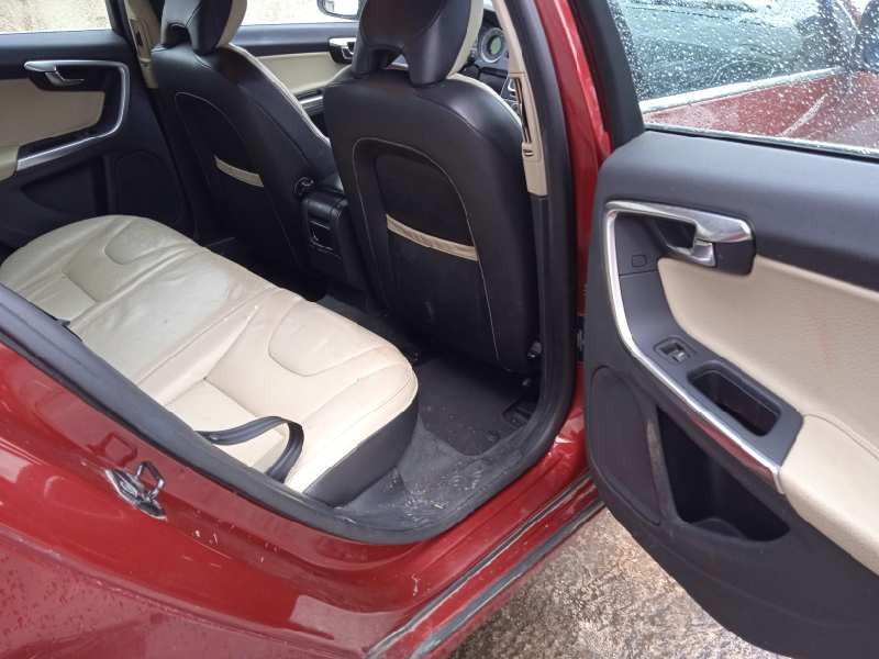 volvo v60 kombi del año 2011