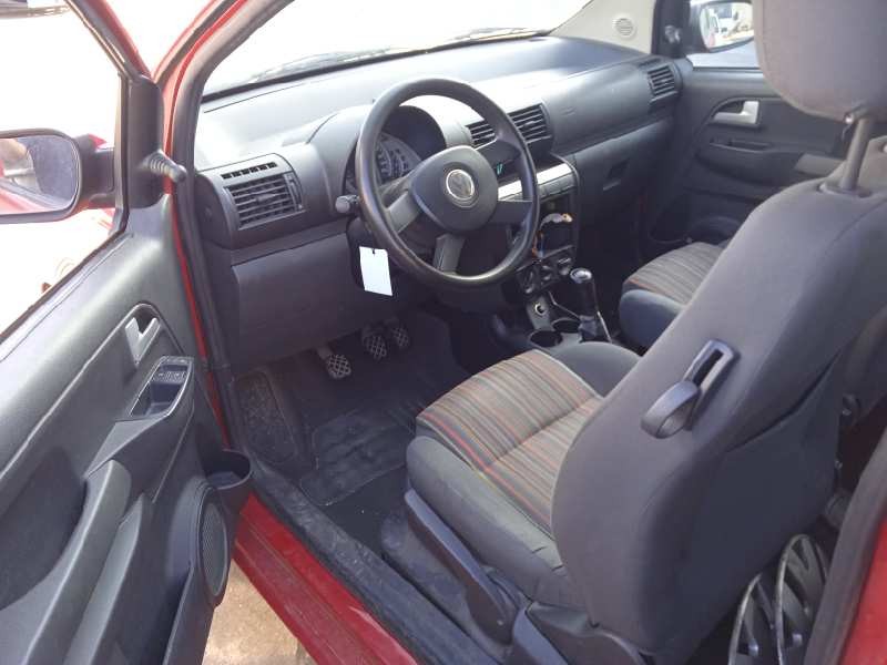 volkswagen fox (5z1) del año 2005