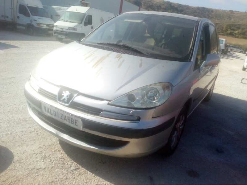 peugeot 807 del año 2004