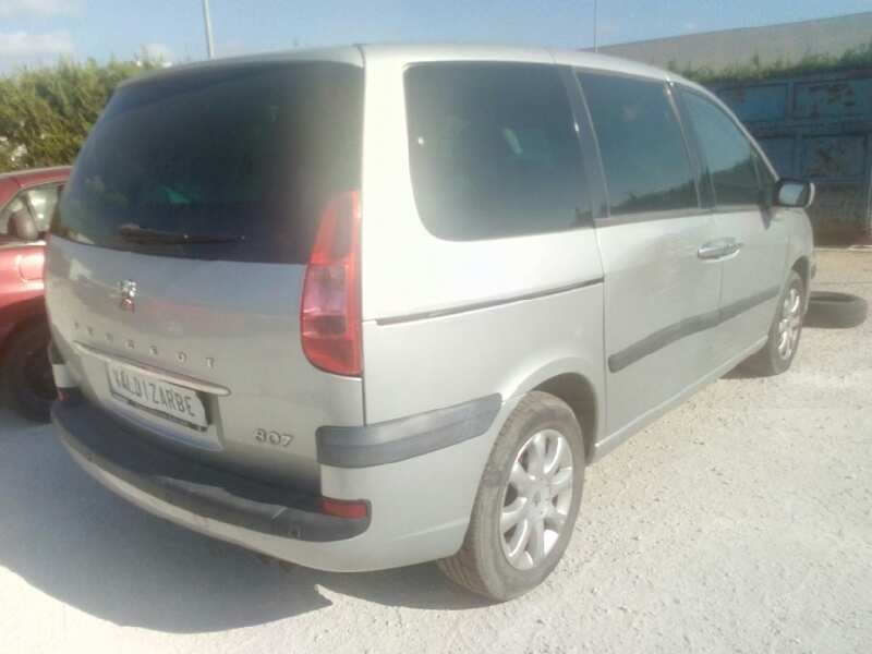 peugeot 807 del año 2004