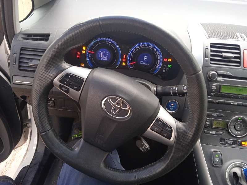 toyota auris del año 2011