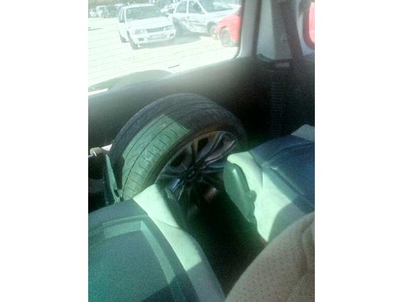 peugeot 807 del año 2004