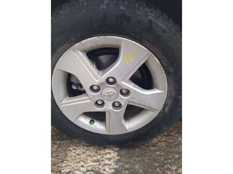 toyota auris del año 2011