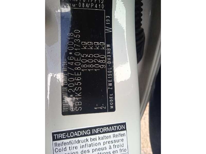 toyota auris del año 2011