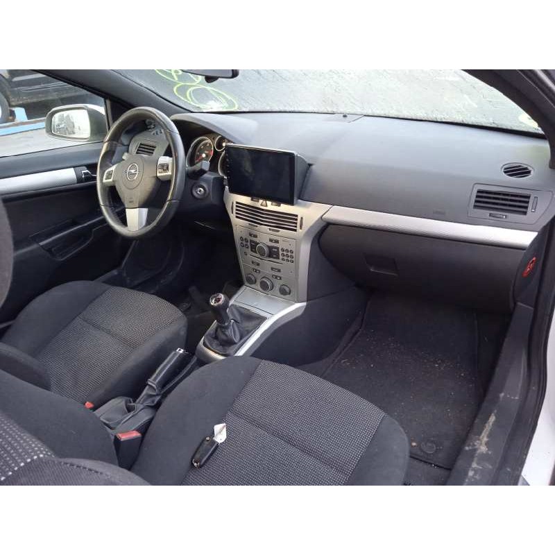 opel astra gtc del año 2006