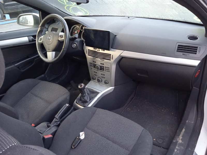 opel astra gtc del año 2006