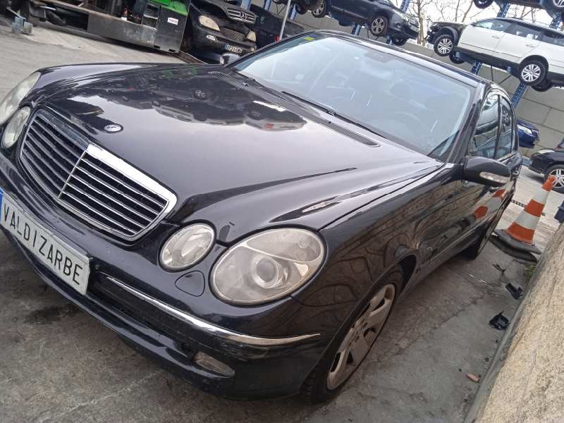 mercedes-benz clase e (w211) berlina del año 2002