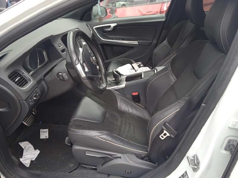 volvo v60 familiar del año 2020