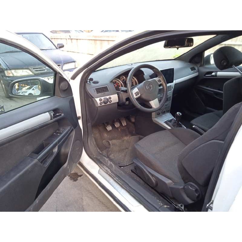 opel astra gtc del año 2006