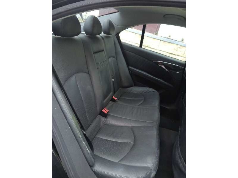 mercedes-benz clase e (w211) berlina del año 2002