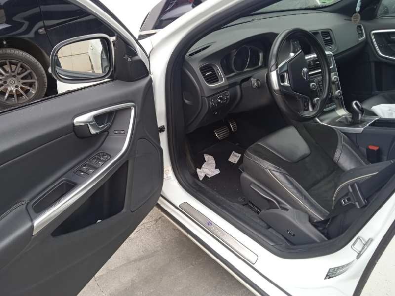 volvo v60 familiar del año 2020