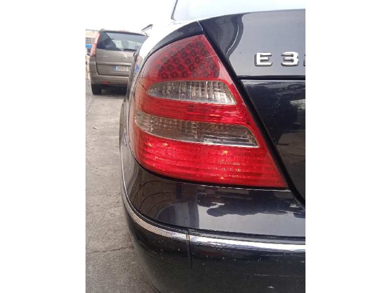 mercedes-benz clase e (w211) berlina del año 2002