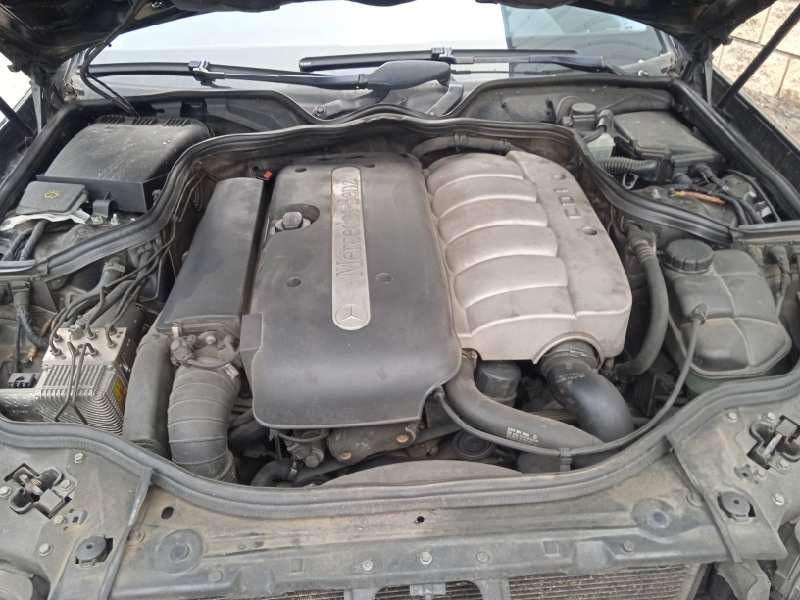 mercedes-benz clase e (w211) berlina del año 2002