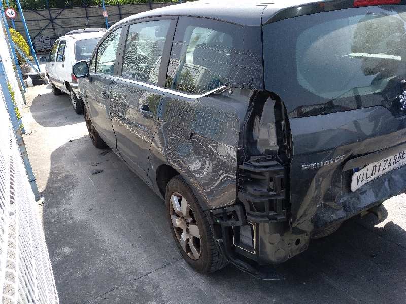 peugeot 5008 del año 2010