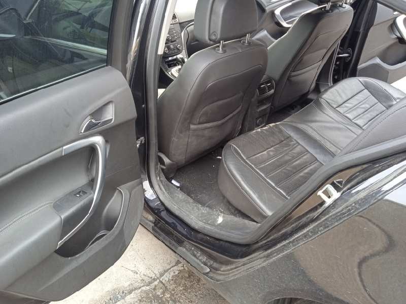 opel insignia berlina del año 2009