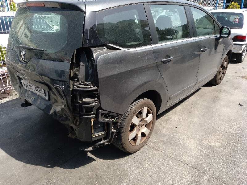 peugeot 5008 del año 2010