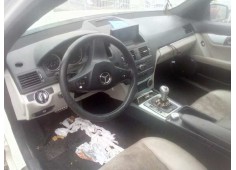 mercedes-benz clase c (w204) berlina del año 2009 2