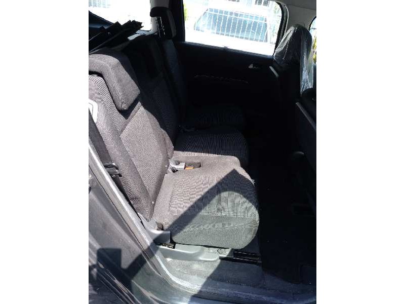 peugeot 5008 del año 2010