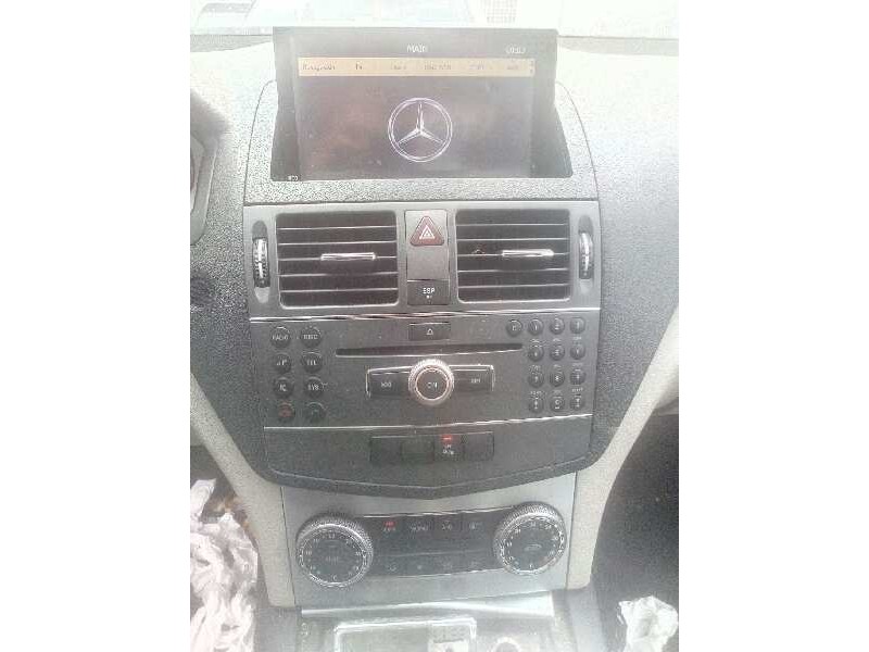 mercedes-benz clase c (w204) berlina del año 2009