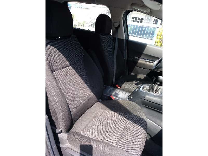 peugeot 5008 del año 2010