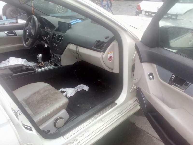 mercedes-benz clase c (w204) berlina del año 2009