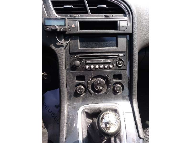 peugeot 5008 del año 2010