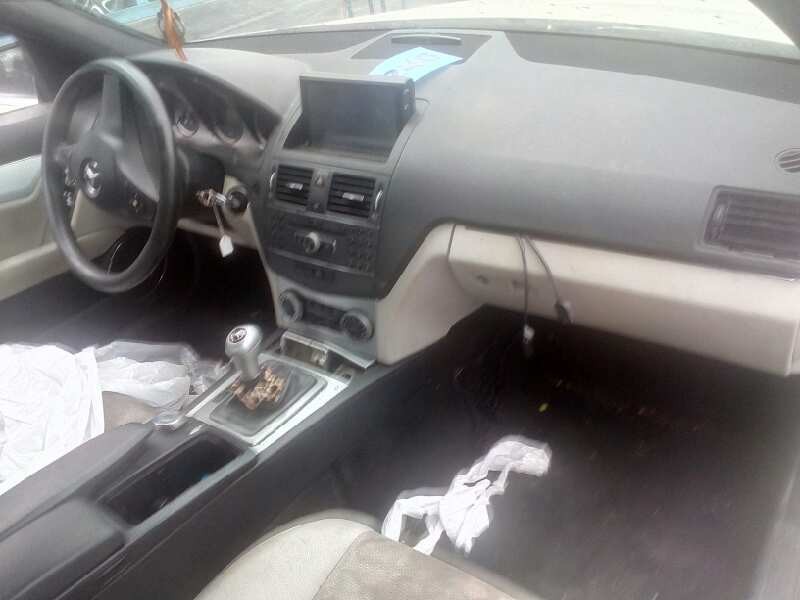 mercedes-benz clase c (w204) berlina del año 2009