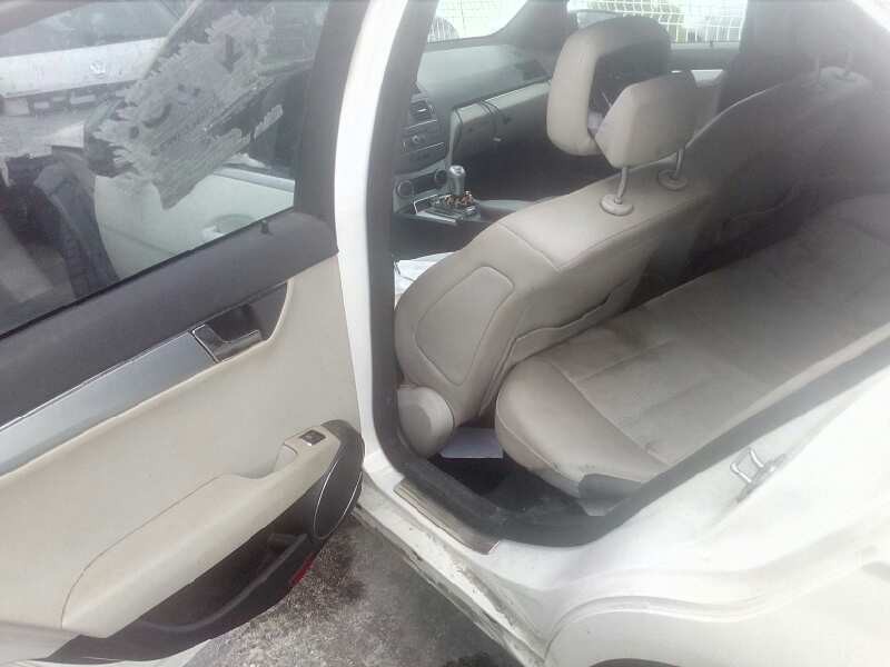 mercedes-benz clase c (w204) berlina del año 2009