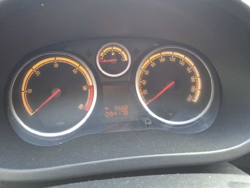 opel corsa d del año 2011