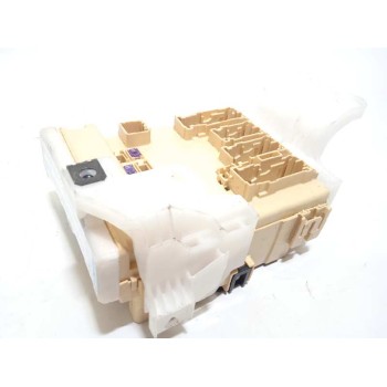 Recambio de caja reles / fusibles para toyota auris 1.2 16v turbo cat referencia OEM IAM 8273012X81 8922102480 50122230