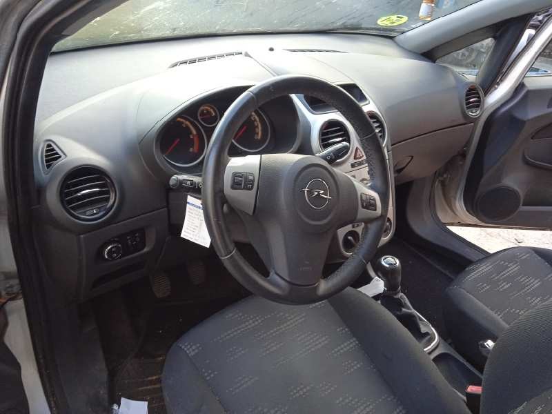 opel corsa d del año 2011