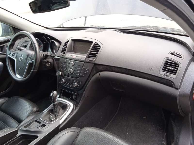 opel insignia berlina del año 2009